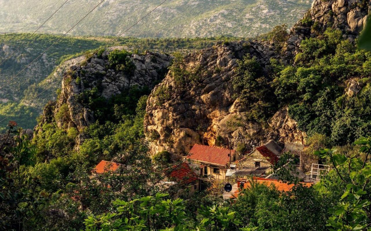 Mini Stone House Villa Omiš Exteriör bild
