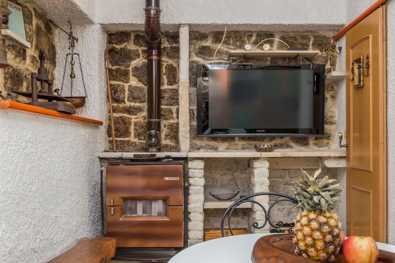 Mini Stone House Villa Omiš Exteriör bild