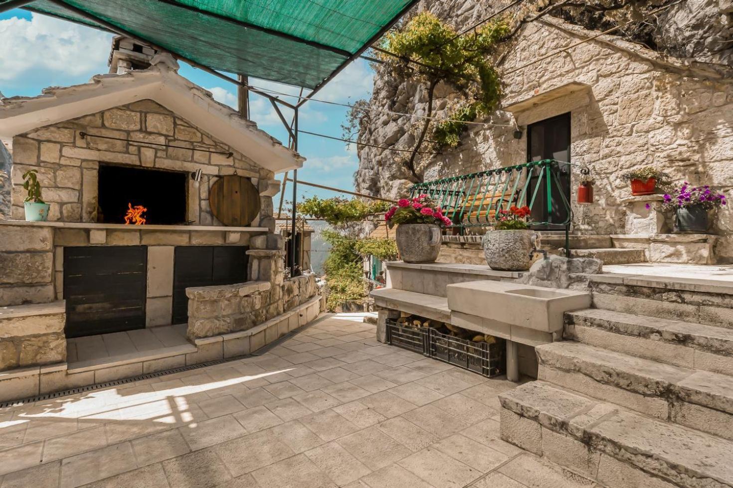 Mini Stone House Villa Omiš Exteriör bild